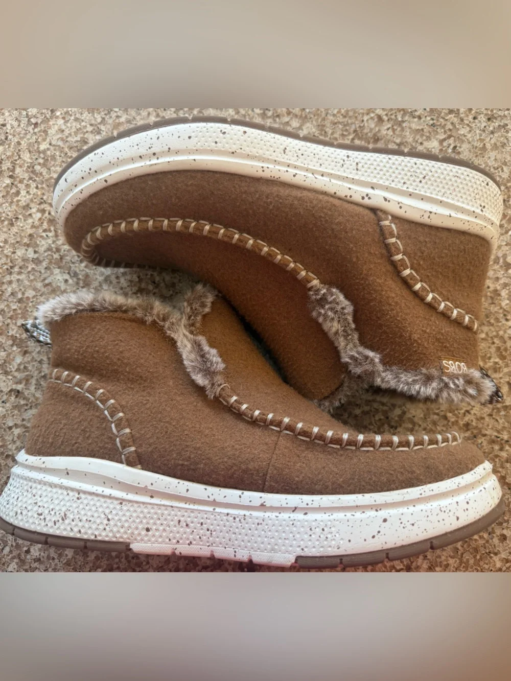 Women's Bobs Skipper Wave - Angelic Warmth Boots By Skechers in Chestnut